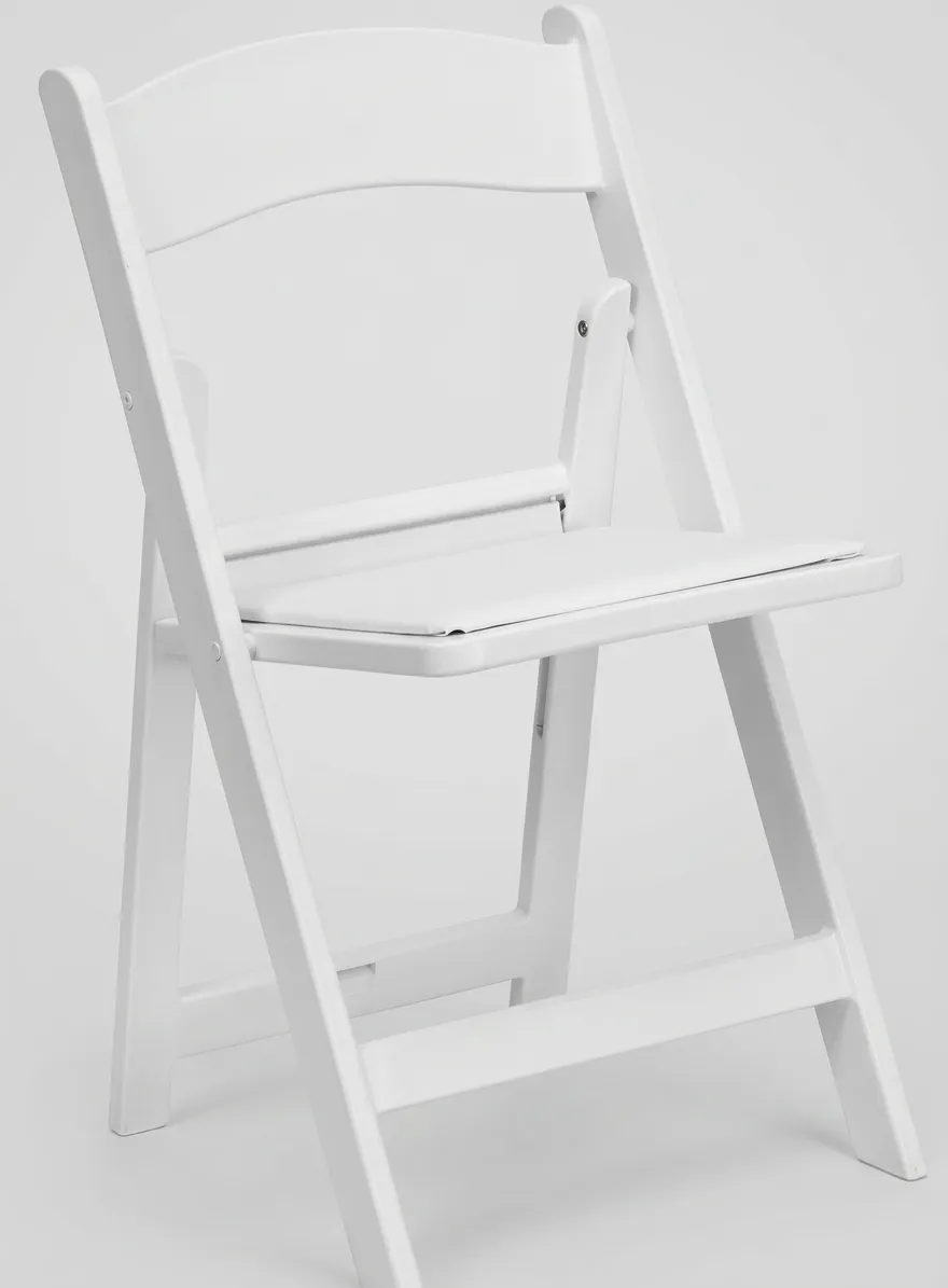 Table and chair rentals for guest seating in New Hampshire